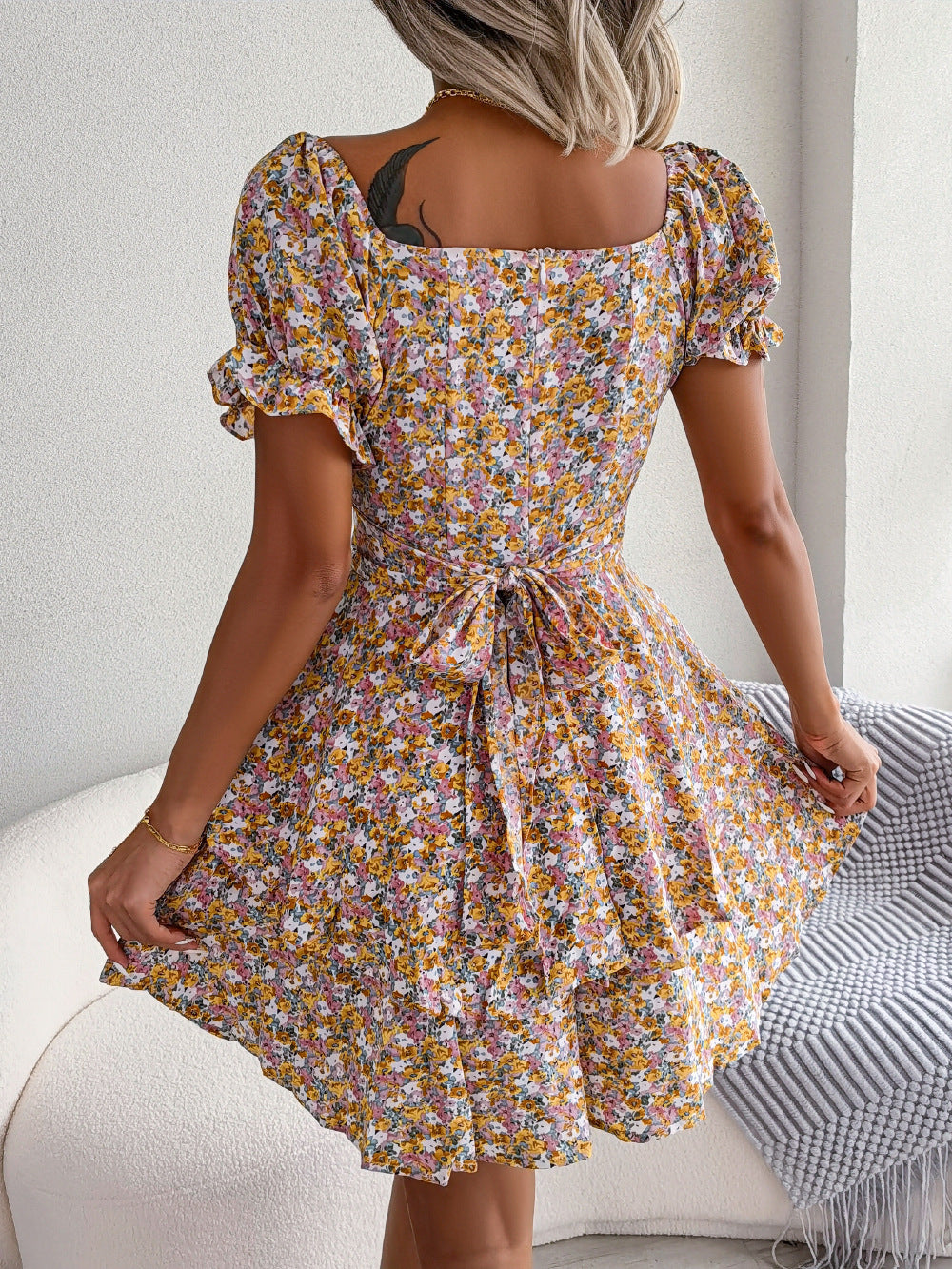 Vestido mini de mujer, temperamento, gran vuelo, dobladillo suelto, estampado de flores, fruncido, vestido de manga corta, cintura alta, vestido de verano, ropa